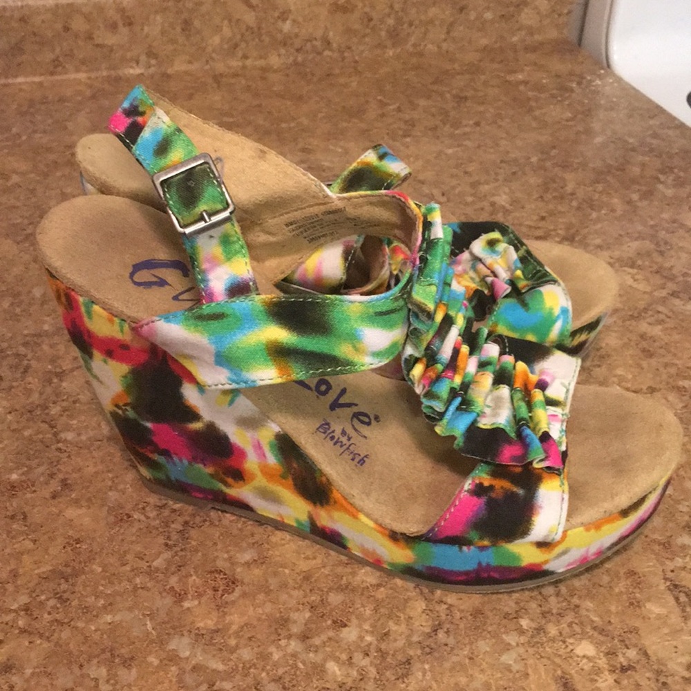 COPY - Guppy Love by Blowfish Wedges